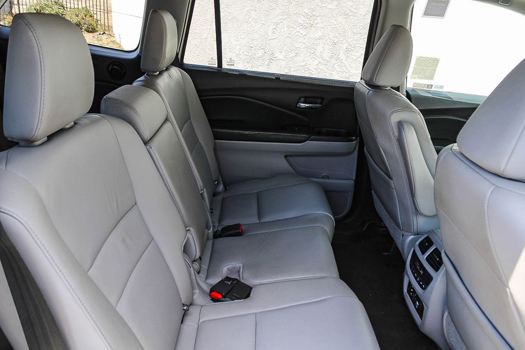 Thumbnail: 2018 Honda Pilot - 11