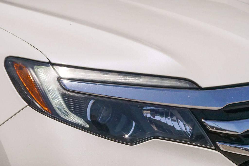 Thumbnail: 2017 Honda Pilot - 9