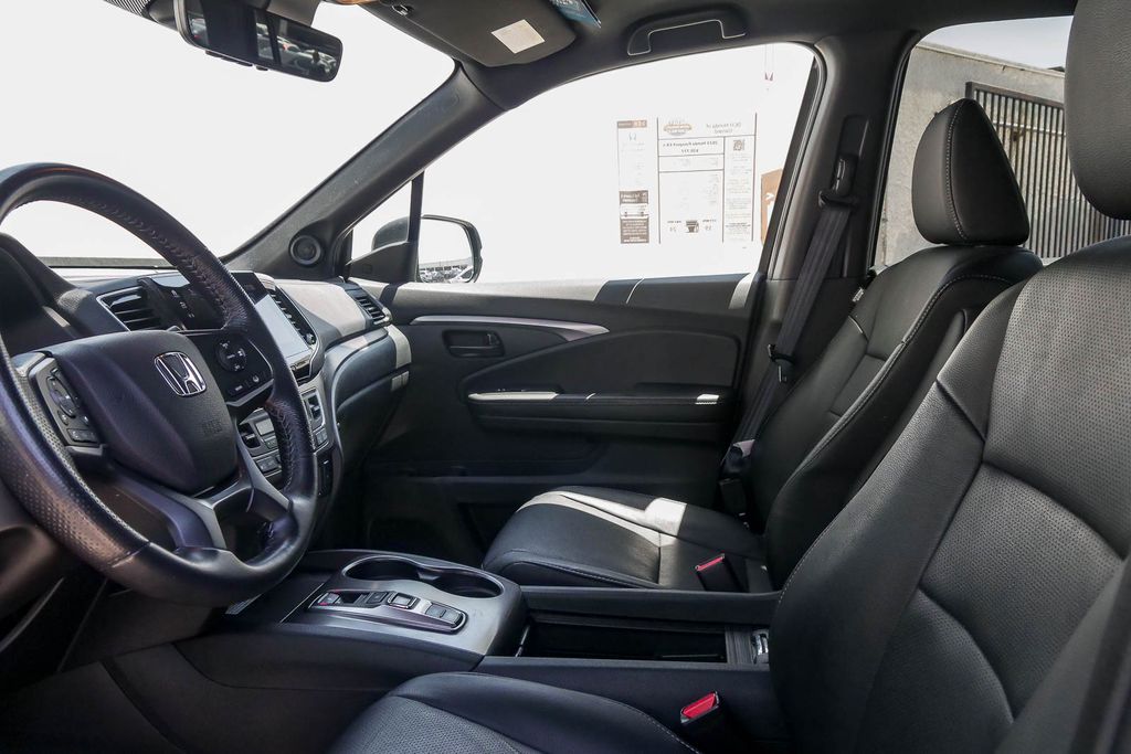 Thumbnail: 2023 Honda Passport - 8