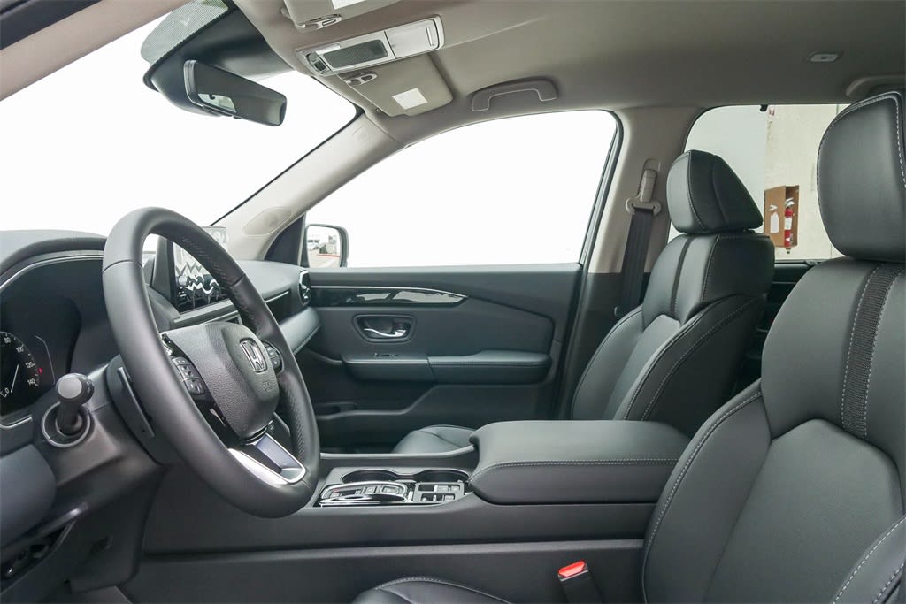 Thumbnail: 2025 Honda Pilot - 10