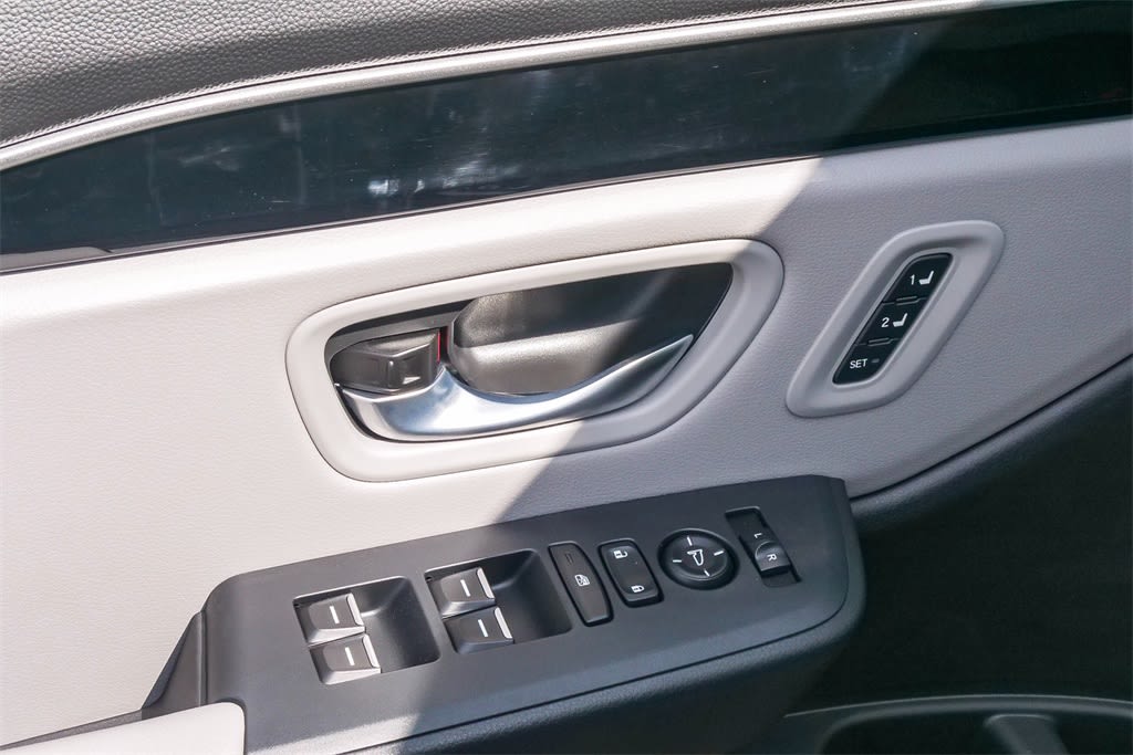 Thumbnail: 2025 Honda Pilot - 18