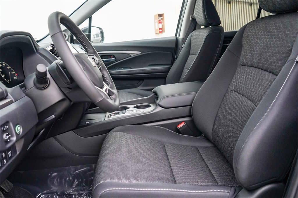2025 Honda Ridgeline Sport 11