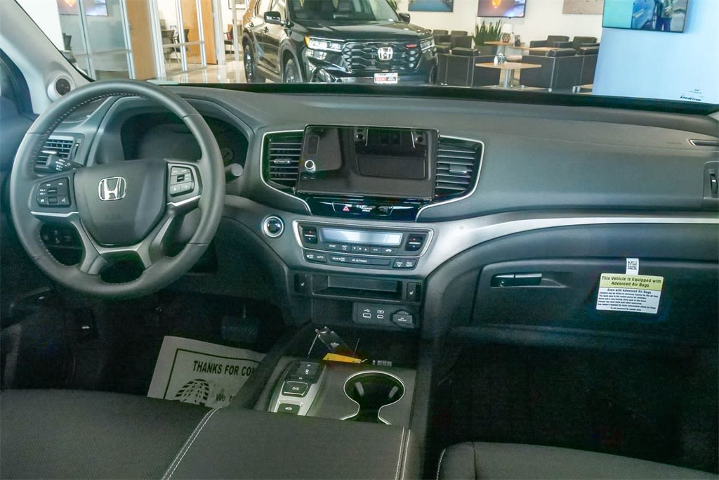 Thumbnail: 2025 Honda Ridgeline - 2