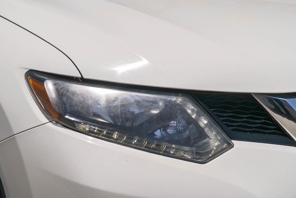 Thumbnail: 2016 Nissan Rogue - 9