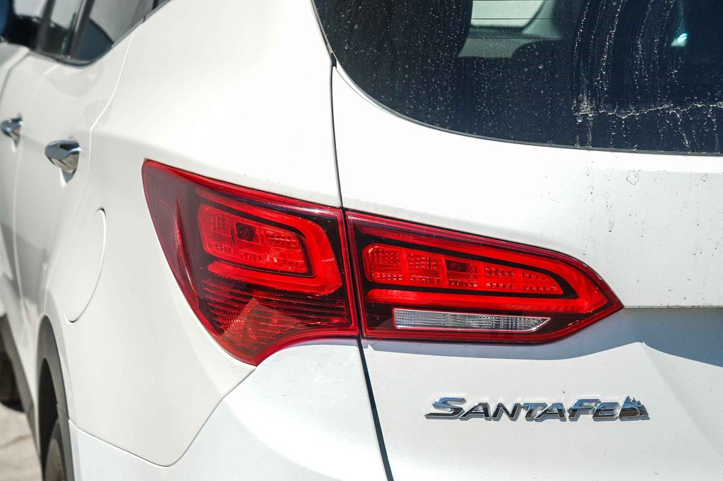 Thumbnail: 2018 Hyundai Santa Fe - 11