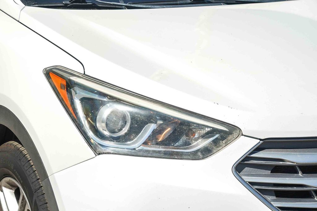 Thumbnail: 2018 Hyundai Santa Fe - 8