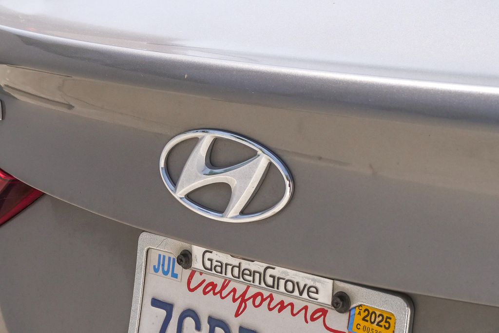 Thumbnail: 2014 Hyundai Elantra - 5
