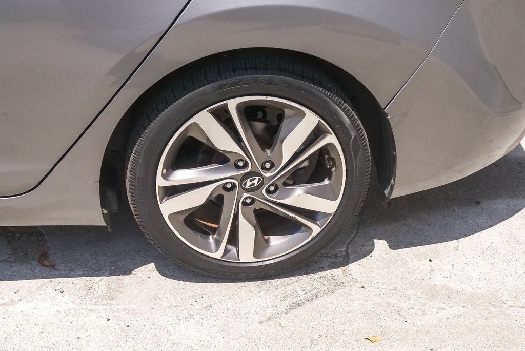 Thumbnail: 2014 Hyundai Elantra - 10