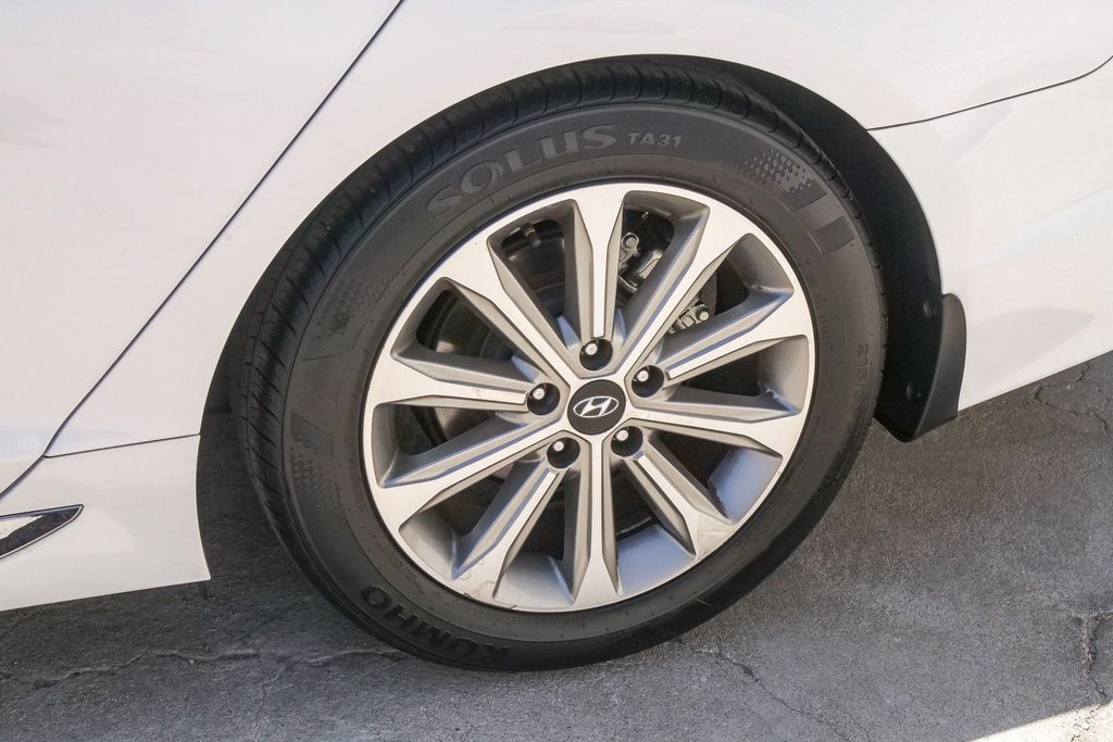 Thumbnail: 2017 Hyundai Sonata - 18