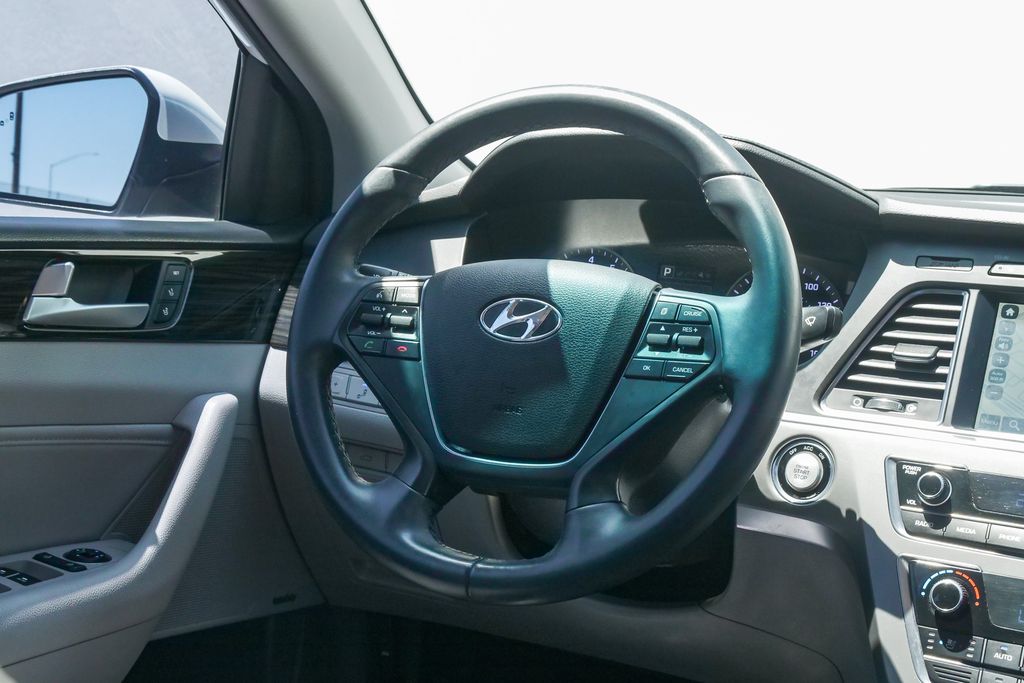 Thumbnail: 2017 Hyundai Sonata - 12