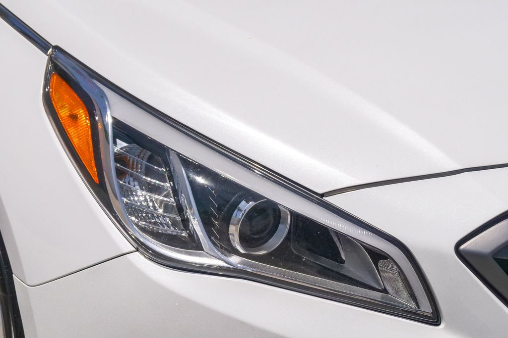 Thumbnail: 2017 Hyundai Sonata - 17