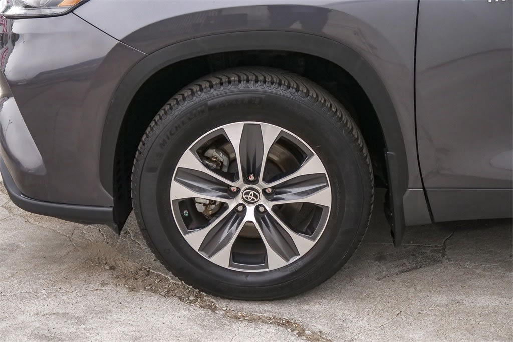 Thumbnail: 2021 Toyota Highlander - 7