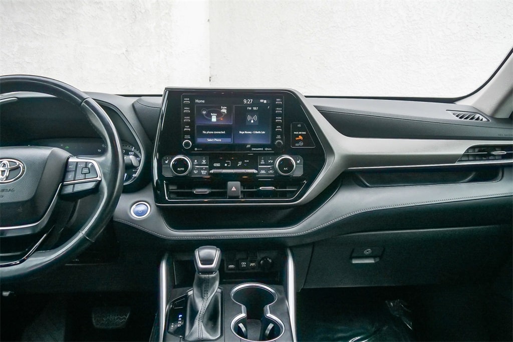 Thumbnail: 2021 Toyota Highlander - 2