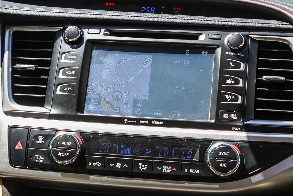 Thumbnail: 2017 Toyota Highlander - 19