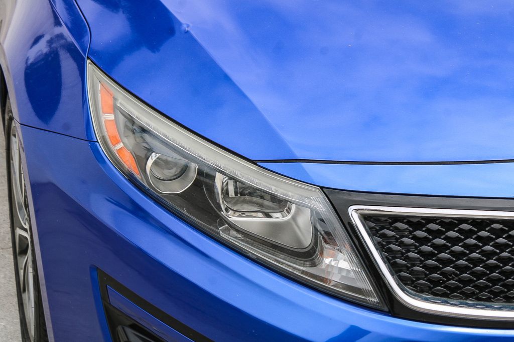 Thumbnail: 2015 Kia Optima - 9