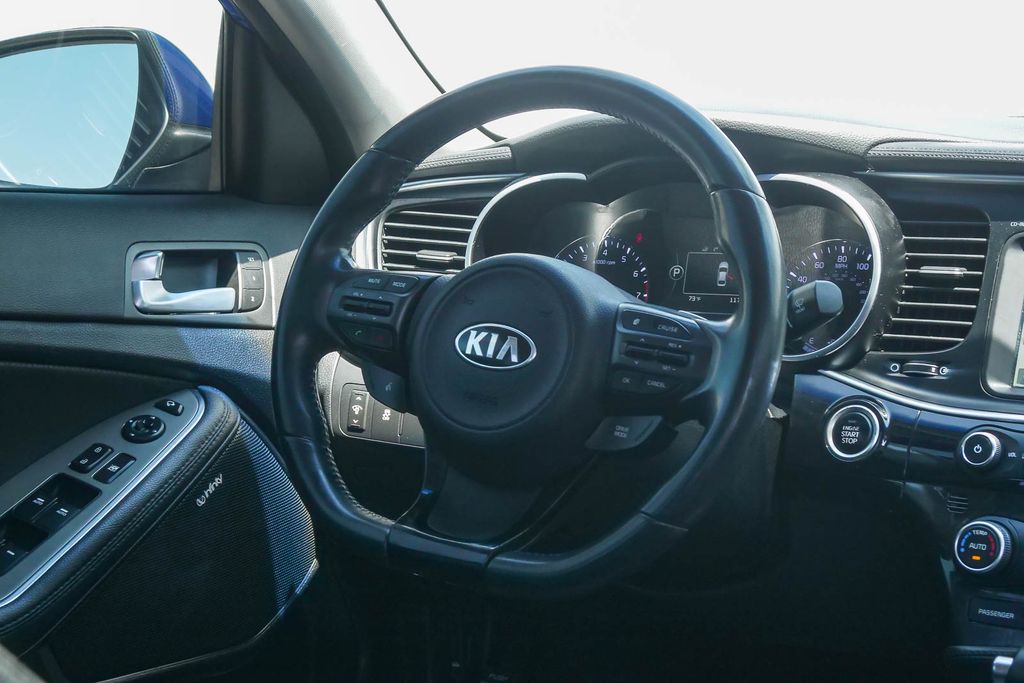 Thumbnail: 2015 Kia Optima - 11