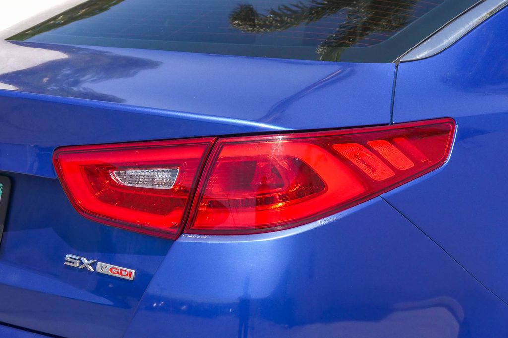 Thumbnail: 2015 Kia Optima - 22
