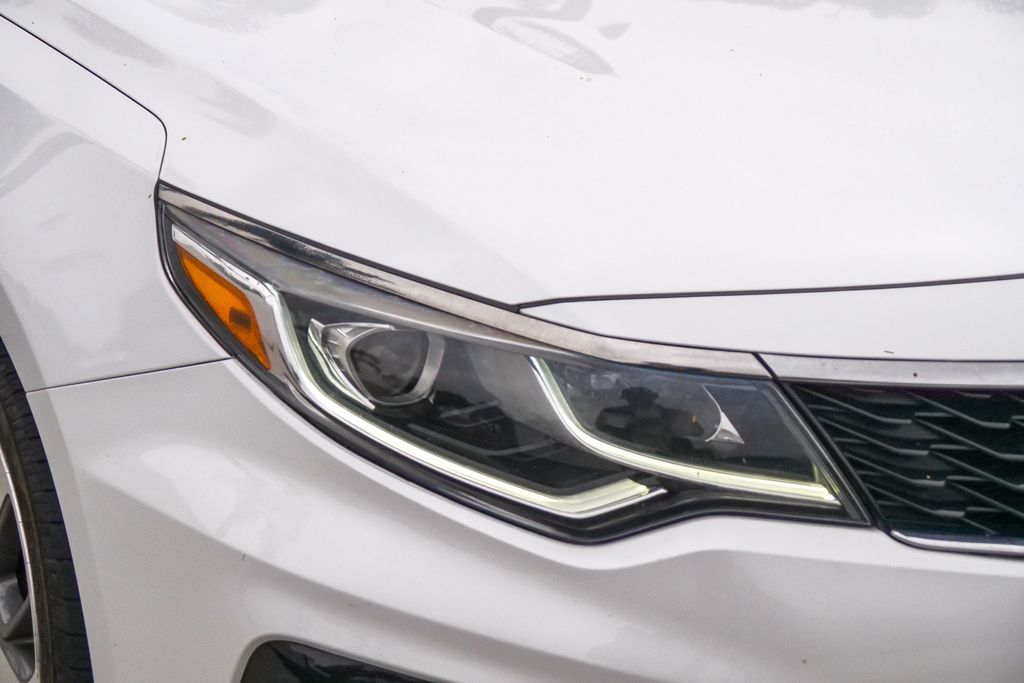 Thumbnail: 2020 Kia Optima - 9