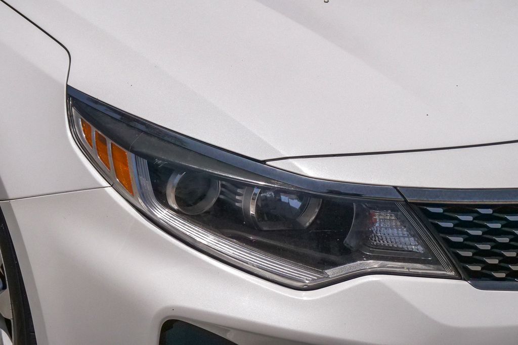 Thumbnail: 2018 Kia Optima - 15