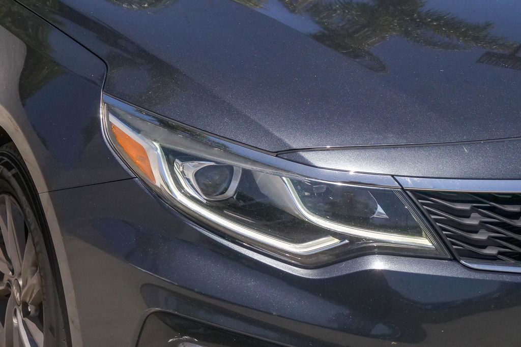 Thumbnail: 2020 Kia Optima - 8