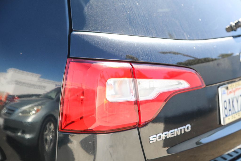 Thumbnail: 2014 Kia Sorento - 11