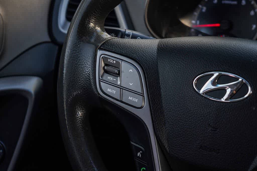 Thumbnail: 2015 Hyundai Santa Fe - 22