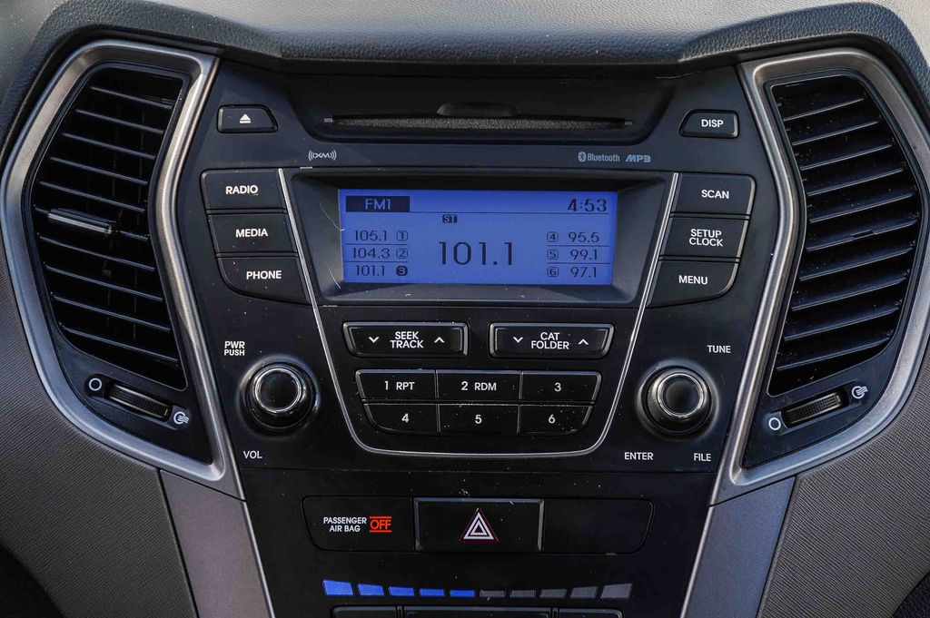 Thumbnail: 2015 Hyundai Santa Fe - 21