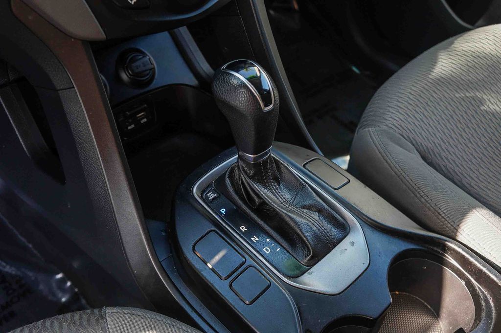 Thumbnail: 2015 Hyundai Santa Fe - 13