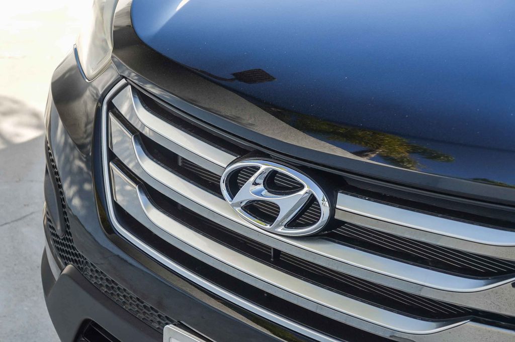Thumbnail: 2015 Hyundai Santa Fe - 18