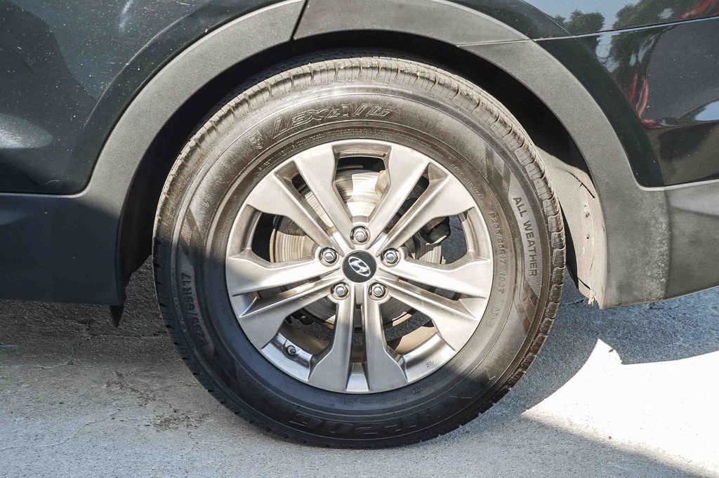 Thumbnail: 2015 Hyundai Santa Fe - 20