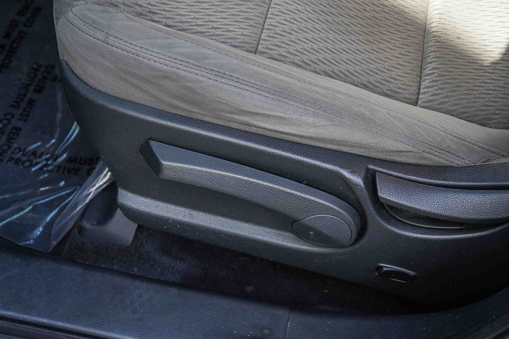 Thumbnail: 2015 Hyundai Santa Fe - 25