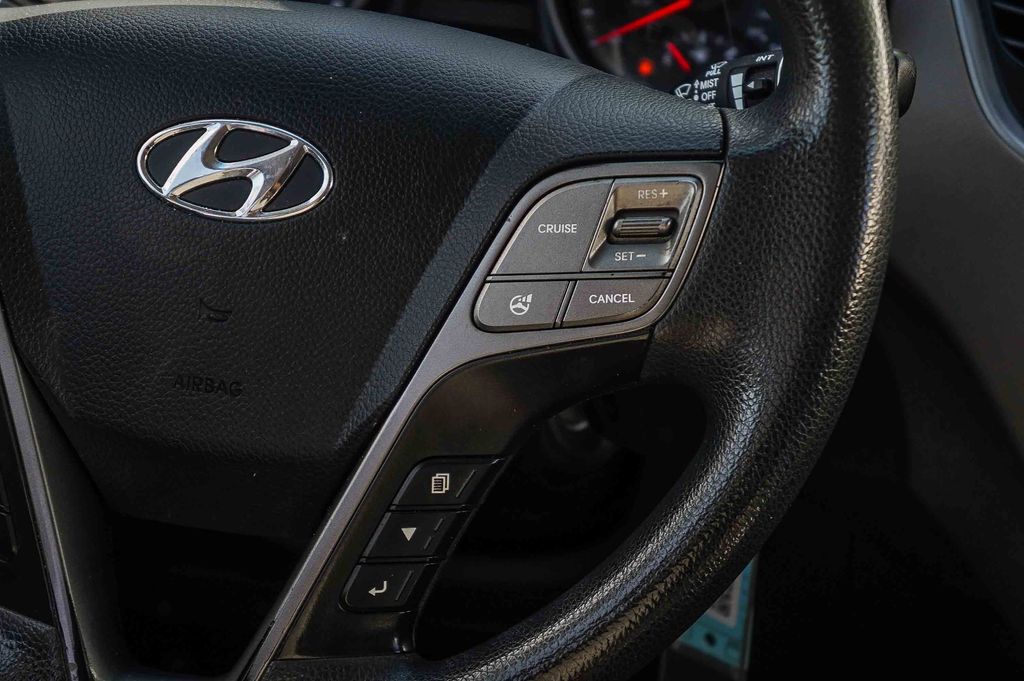 Thumbnail: 2015 Hyundai Santa Fe - 23