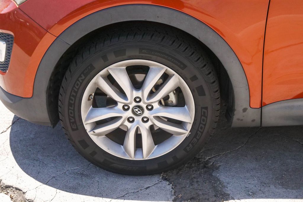 Thumbnail: 2013 Hyundai Santa Fe - 6