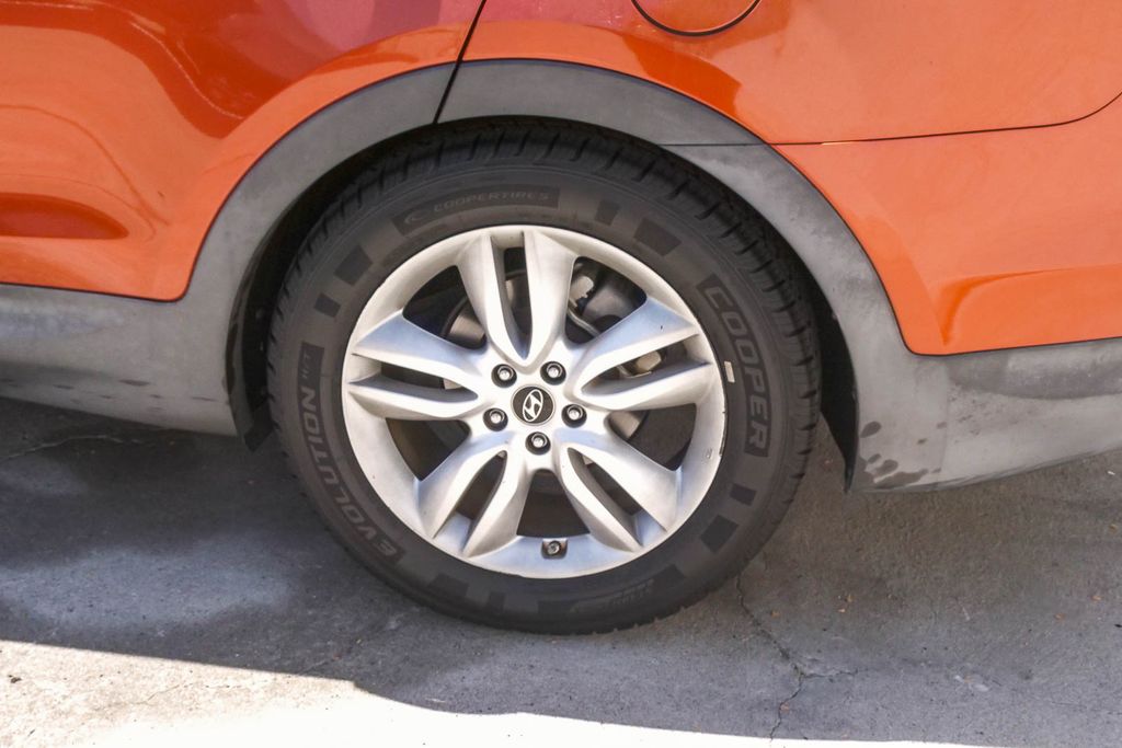 Thumbnail: 2013 Hyundai Santa Fe - 10