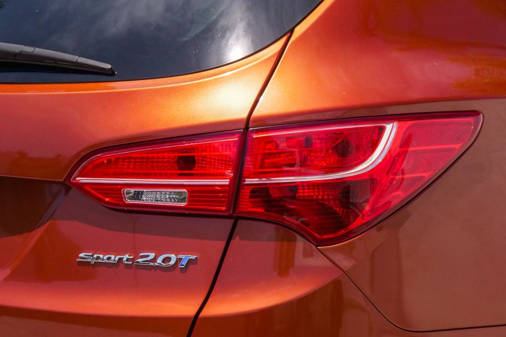 Thumbnail: 2013 Hyundai Santa Fe - 18