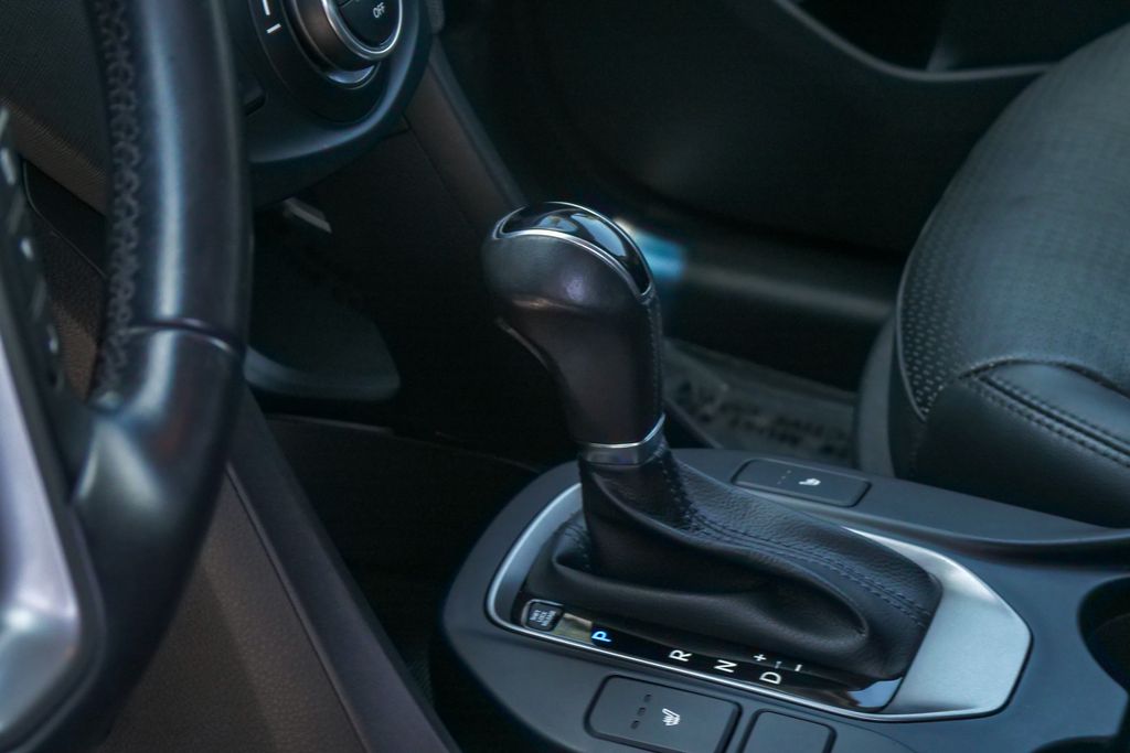 Thumbnail: 2013 Hyundai Santa Fe - 13