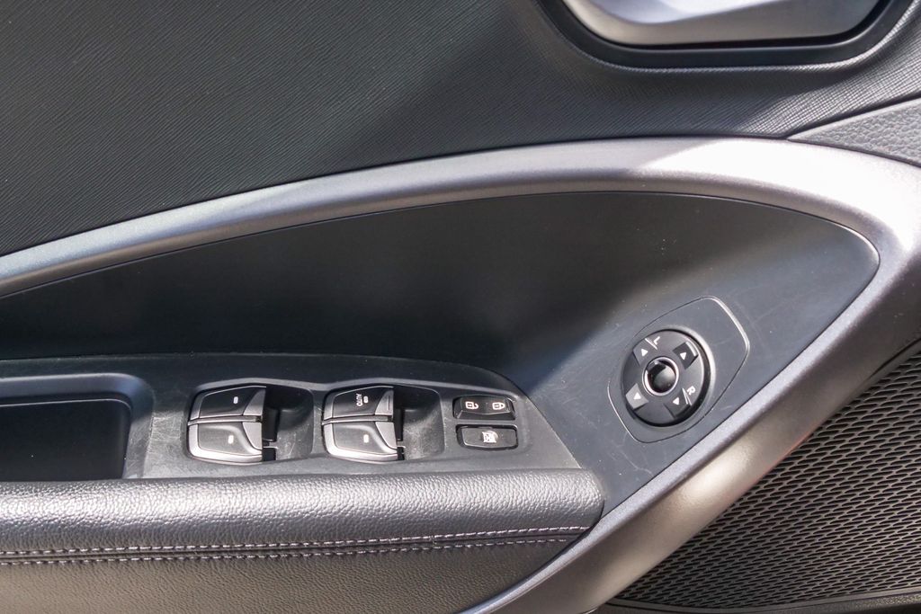 Thumbnail: 2013 Hyundai Santa Fe - 19