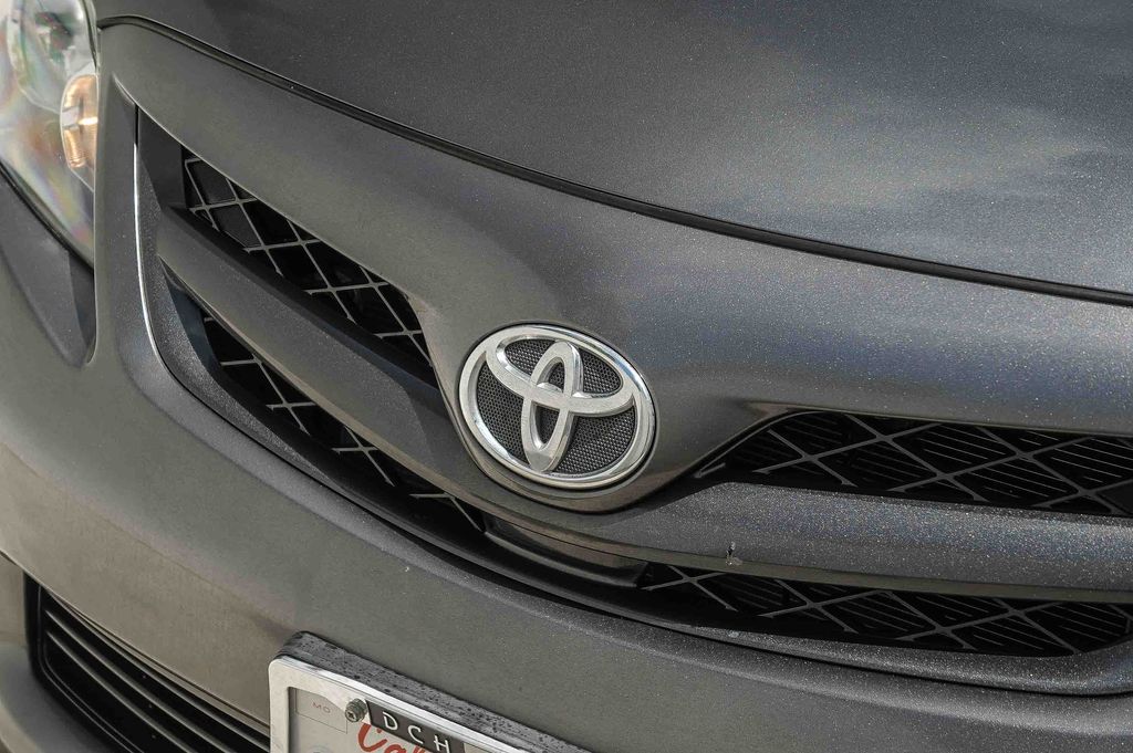 Thumbnail: 2012 Toyota Corolla - 6