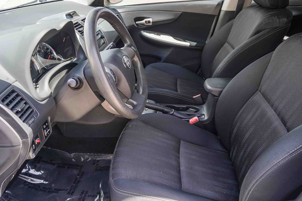 Thumbnail: 2012 Toyota Corolla - 11
