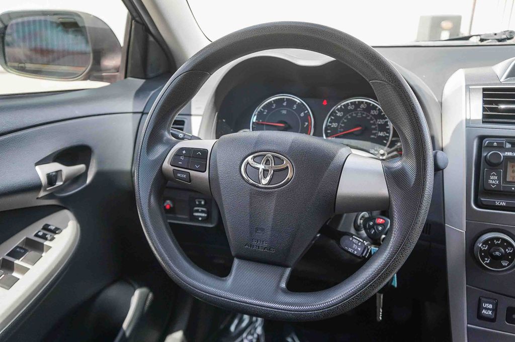 Thumbnail: 2012 Toyota Corolla - 9