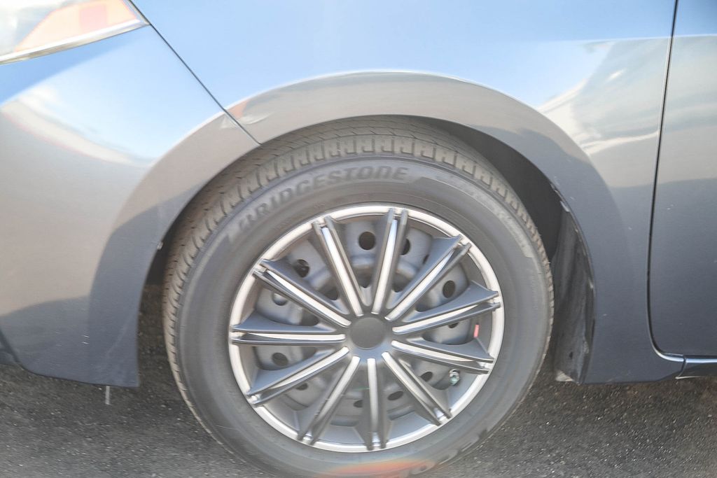 Thumbnail: 2016 Toyota Corolla - 6