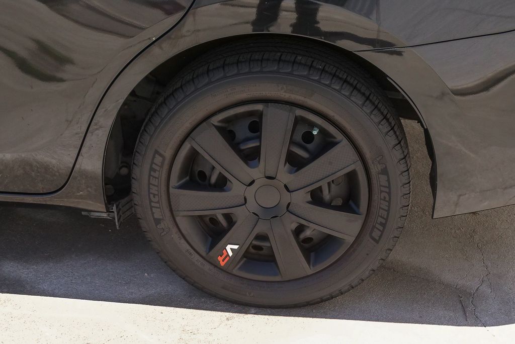 Thumbnail: 2016 Toyota Corolla - 18