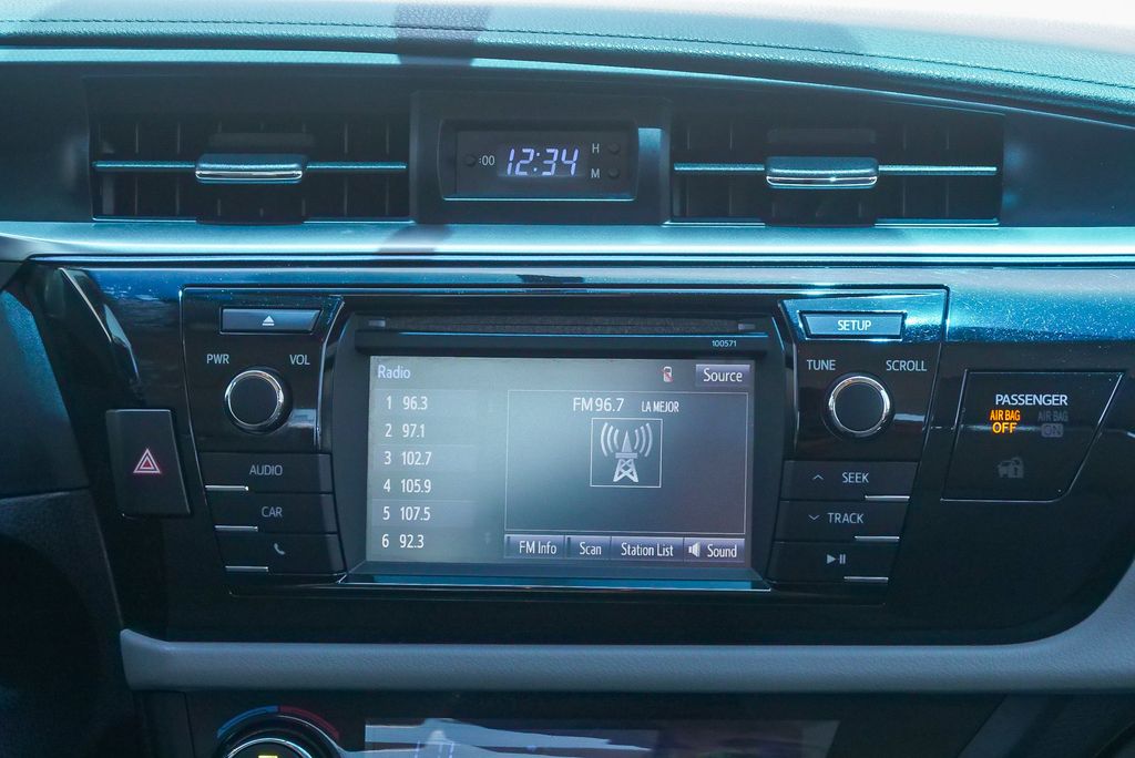 Thumbnail: 2016 Toyota Corolla - 21