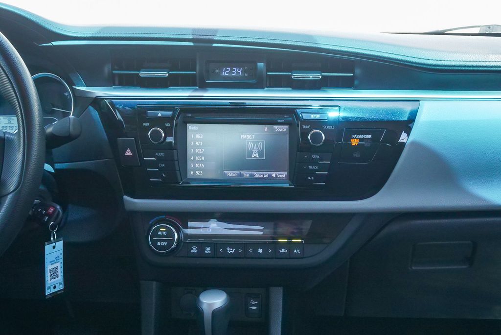 Thumbnail: 2016 Toyota Corolla - 12