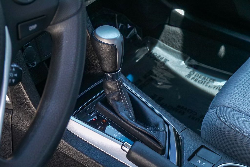 Thumbnail: 2016 Toyota Corolla - 13