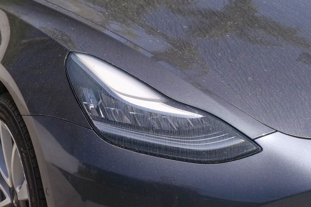 Thumbnail: 2020 Tesla Model 3 - 9