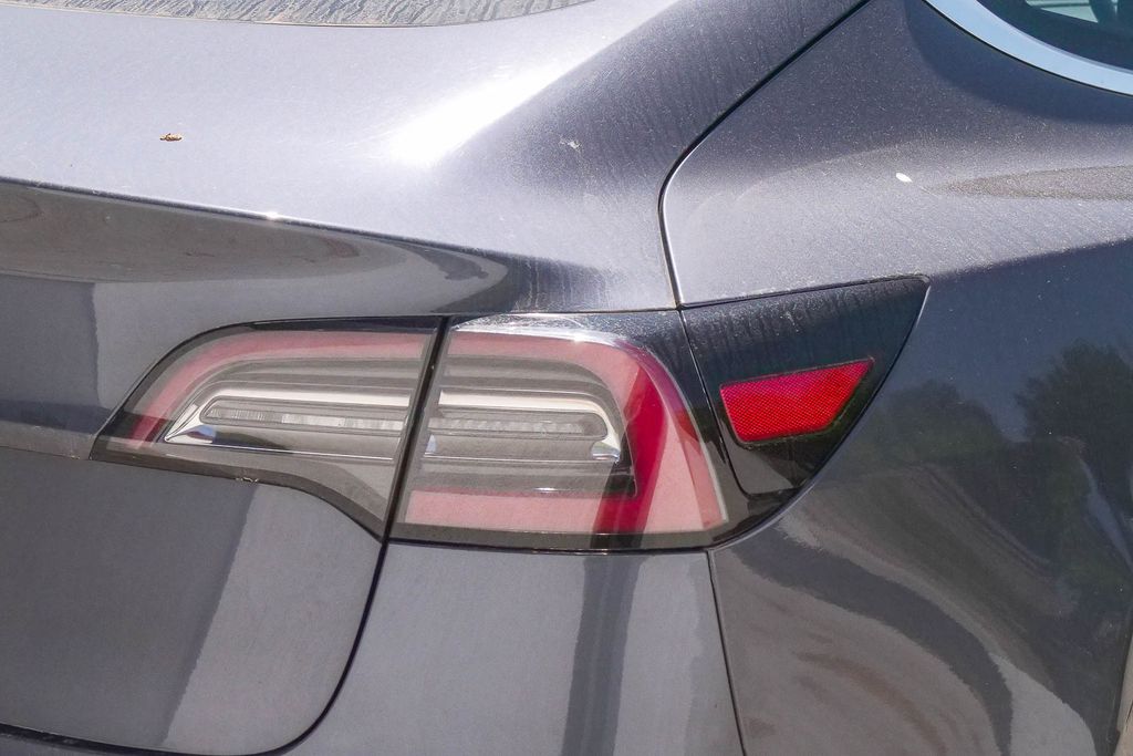 Thumbnail: 2020 Tesla Model 3 - 12