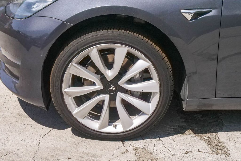Thumbnail: 2020 Tesla Model 3 - 6