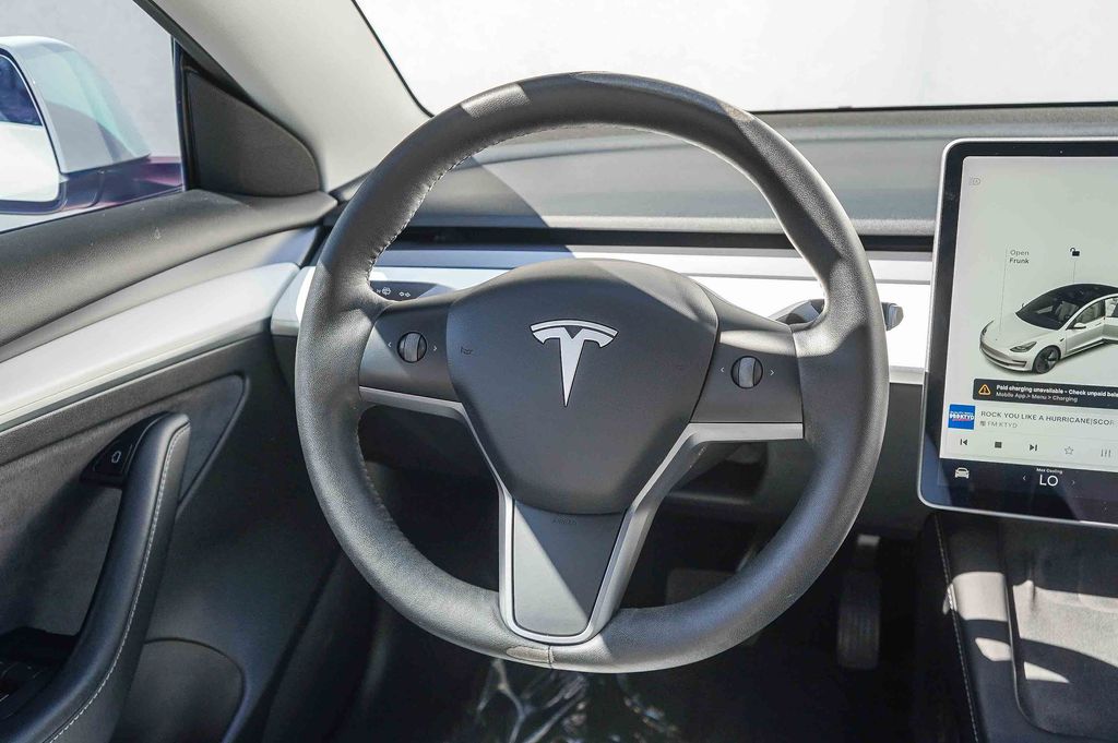 Thumbnail: 2022 Tesla Model 3 - 8