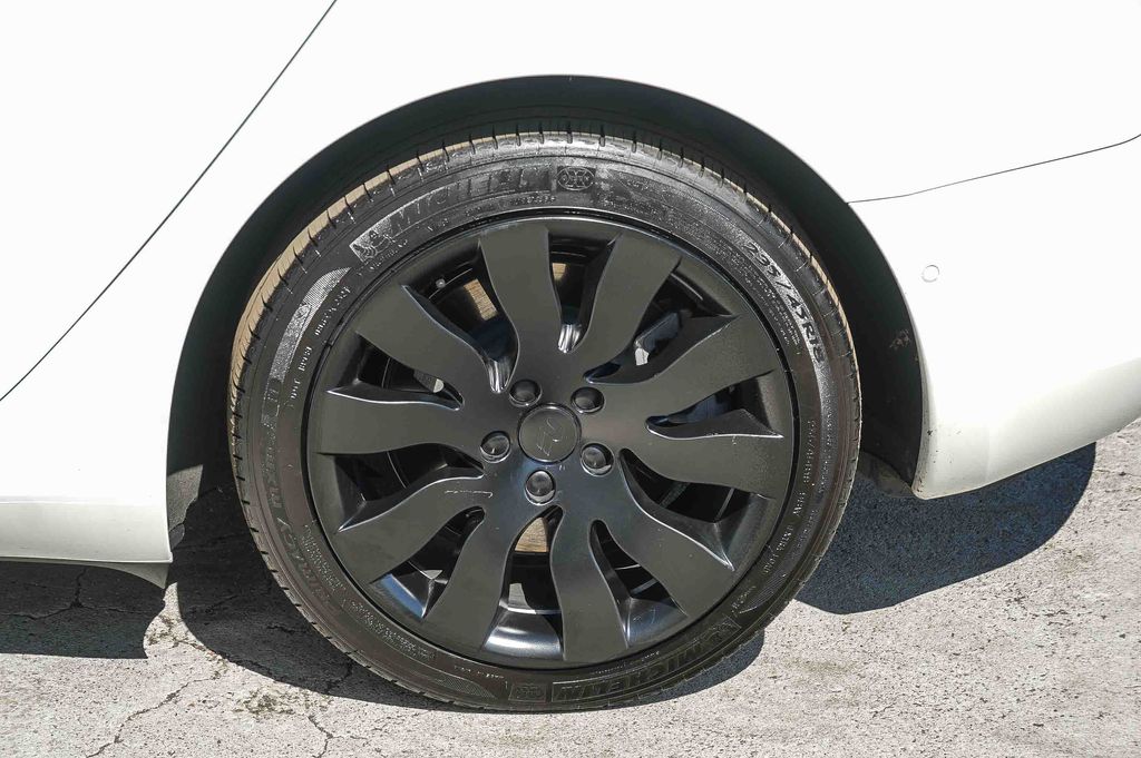 Thumbnail: 2022 Tesla Model 3 - 18
